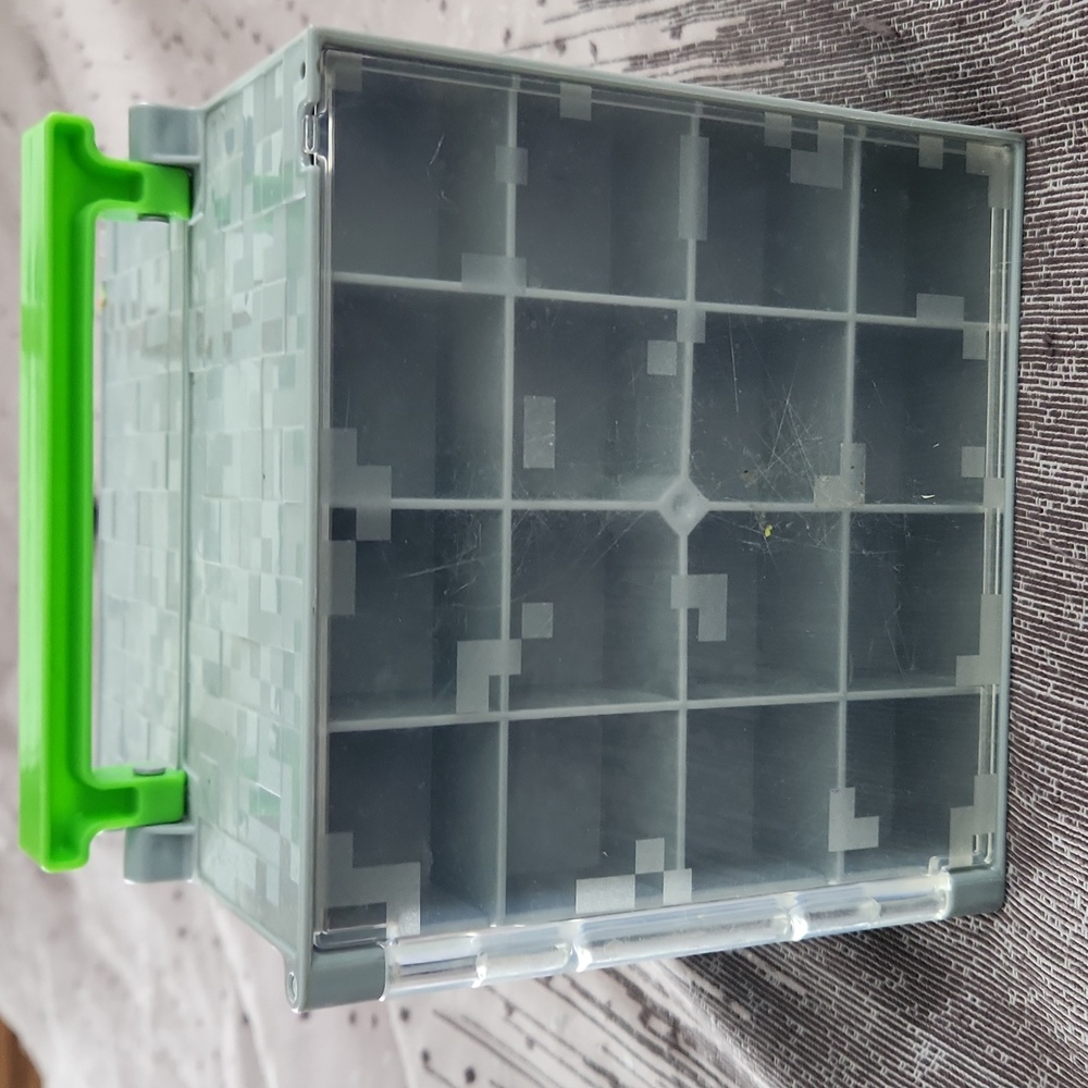 Minecraft Mini Figure Storage Cube - Picture 2 of 4
